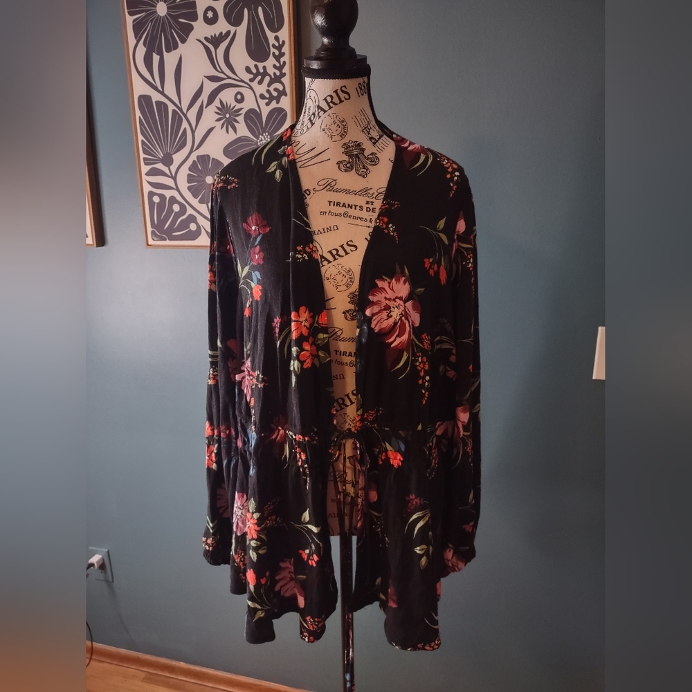 Torrid Black Floral Women's Tie Waist Blouse.